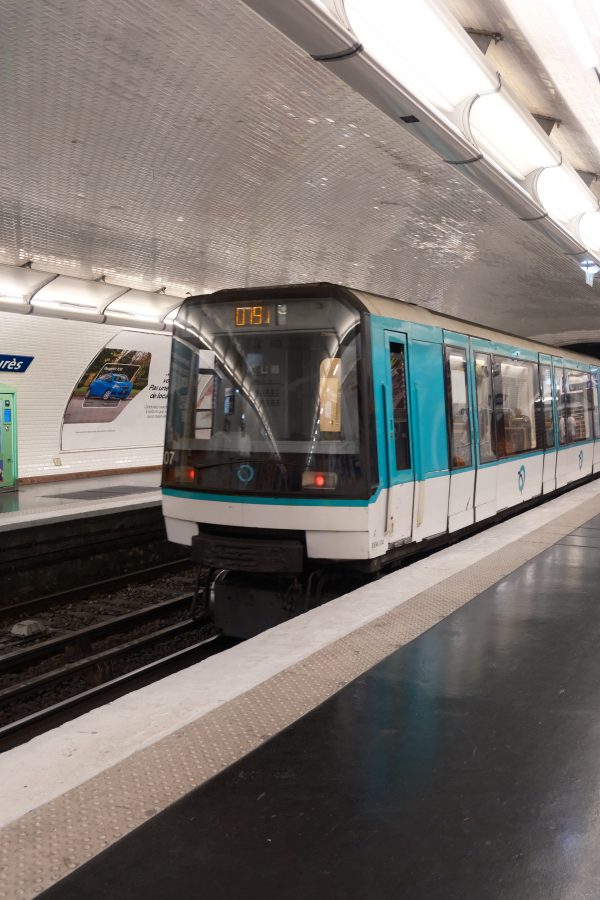 MF88 quittant le quai
