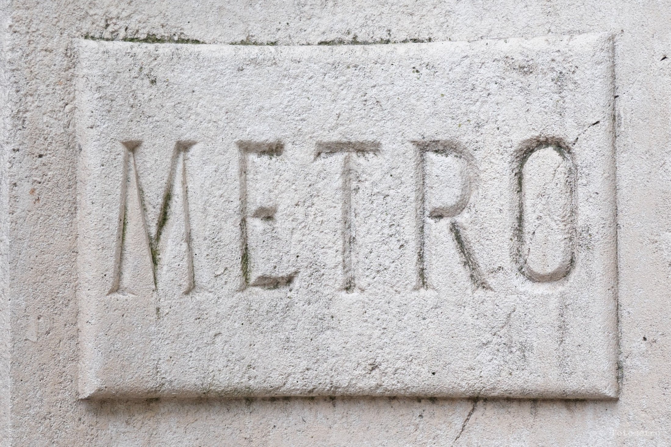 Inscription dans la pierre